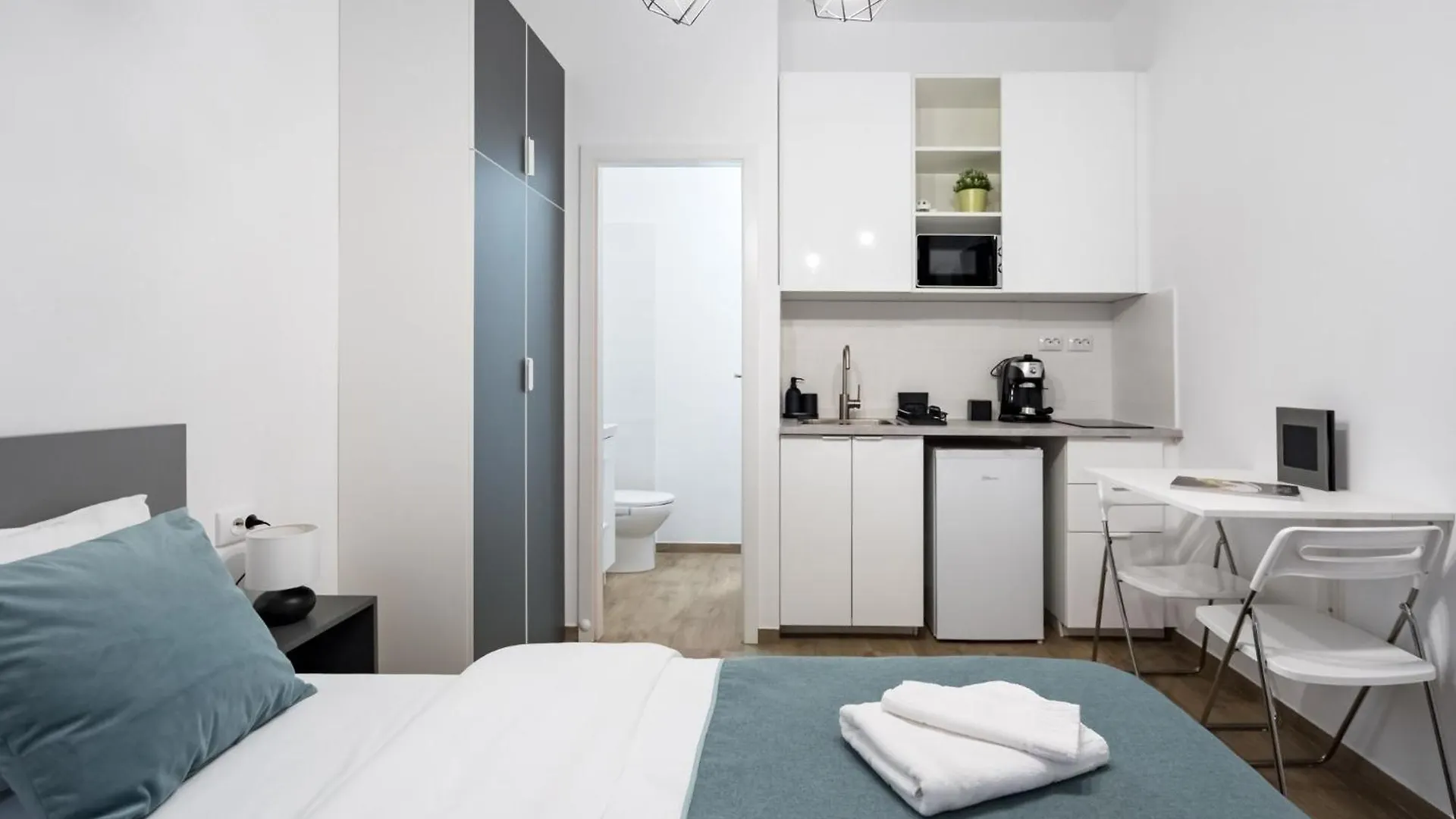 Urban Walls Apartments 5A In Old City Bucharest Romania